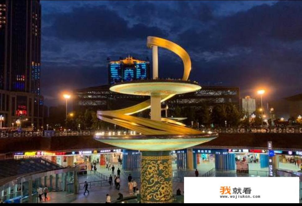 一家三口去成都旅游，一天花了400块钱算穷游吗