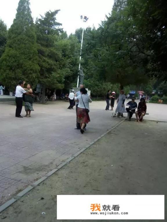 对一个跳舞走火入魔的男人，女人该怎么办？是制止还是放任
