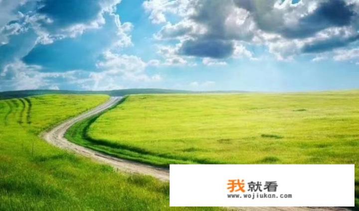 父母一直想去海边旅游，有哪些城市比较推荐一家人去呢