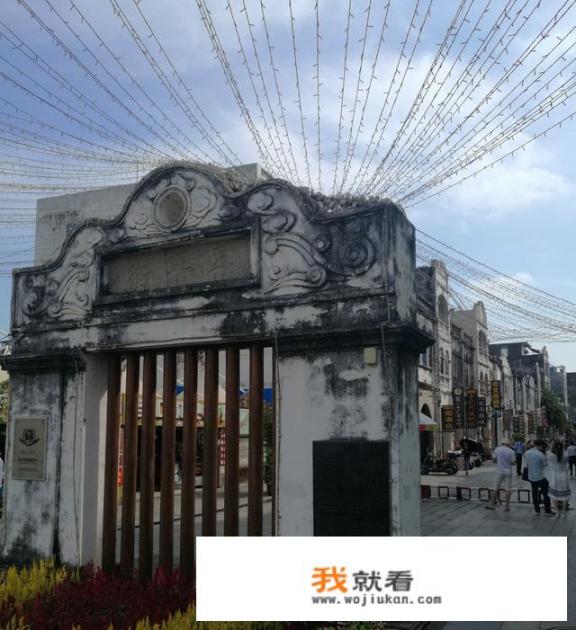 想长途自驾游，夫妻二人大多时间睡车上，除房车外推荐哪款车