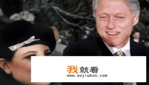 美国曾经的总统克林顿与莱温斯基搞婚外情，妻子希拉里为什么不与他离婚