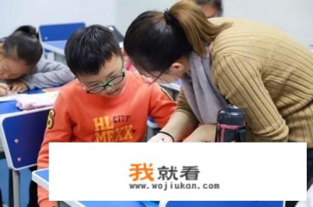 现在儿子六年级爱上写小说了，目前写了几万字了，我该支持吗，为什么