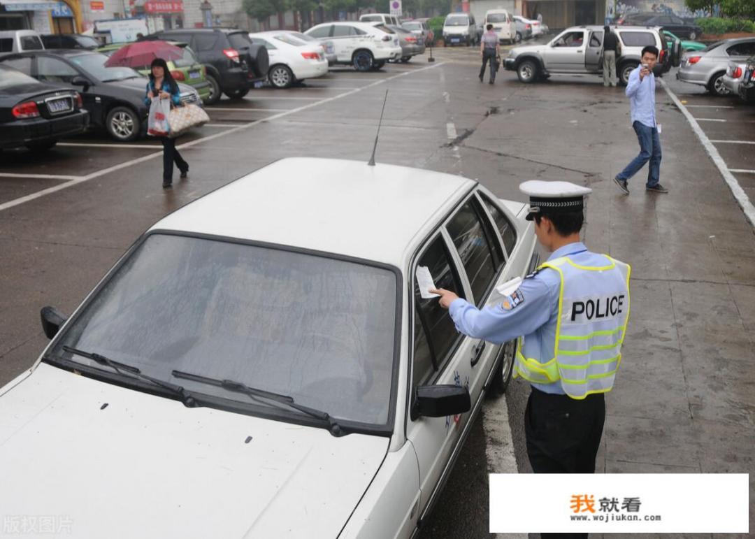 一辆车，一年大概要花费多少钱，除了油费