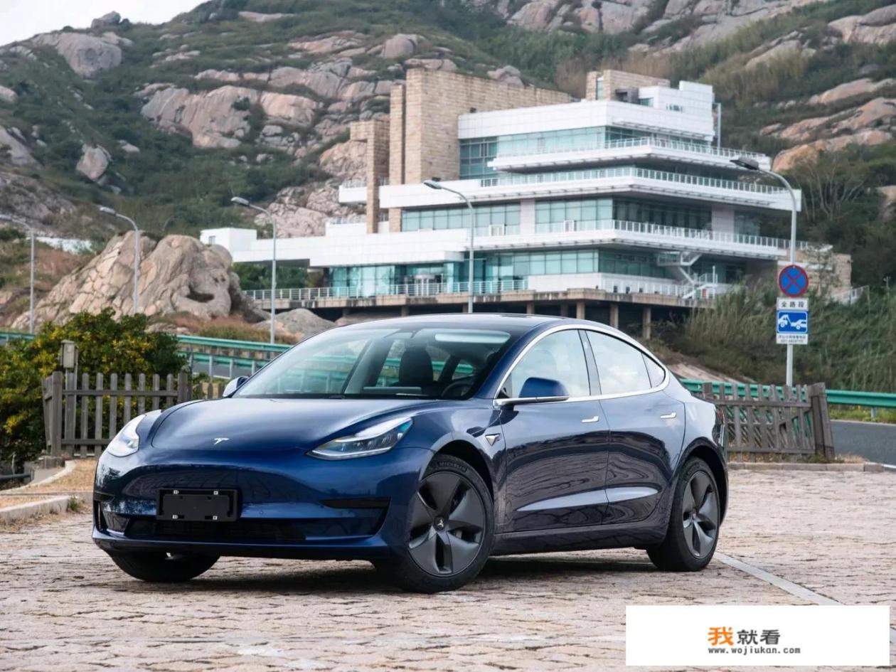 国产特斯拉Model3降到了30万以内，作为年轻人的第一辆车，建议选它吗