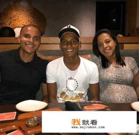 皇马18岁小将罗德里戈帽子戏法闪耀伯纳乌并当选本周欧冠最佳球员。你如何评价