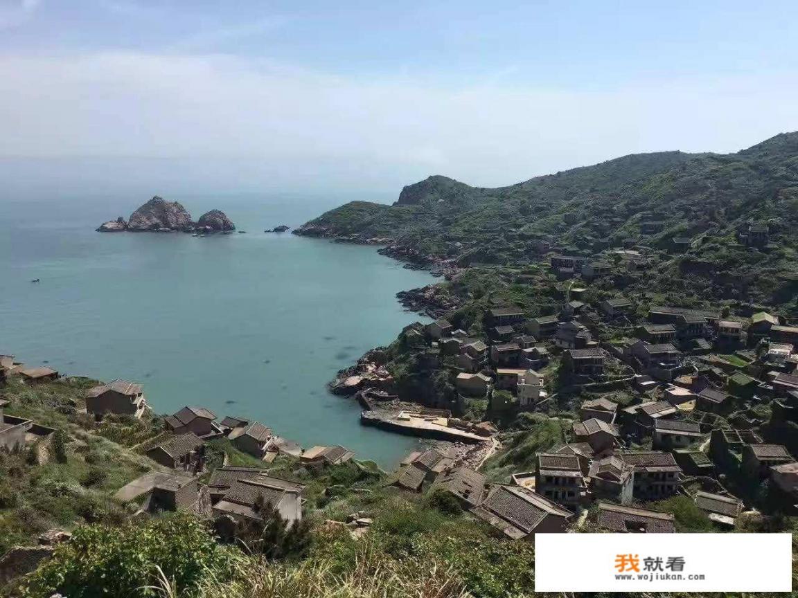 旅游养老，你觉得是定居在一个风景如画的城市好，还是边行走边旅游好，为什么_一个人该怎样找伴去旅游呢