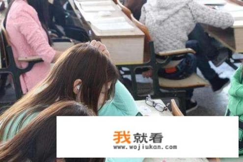 如何看待部分大学生在上课和下课期间都打游戏的现象