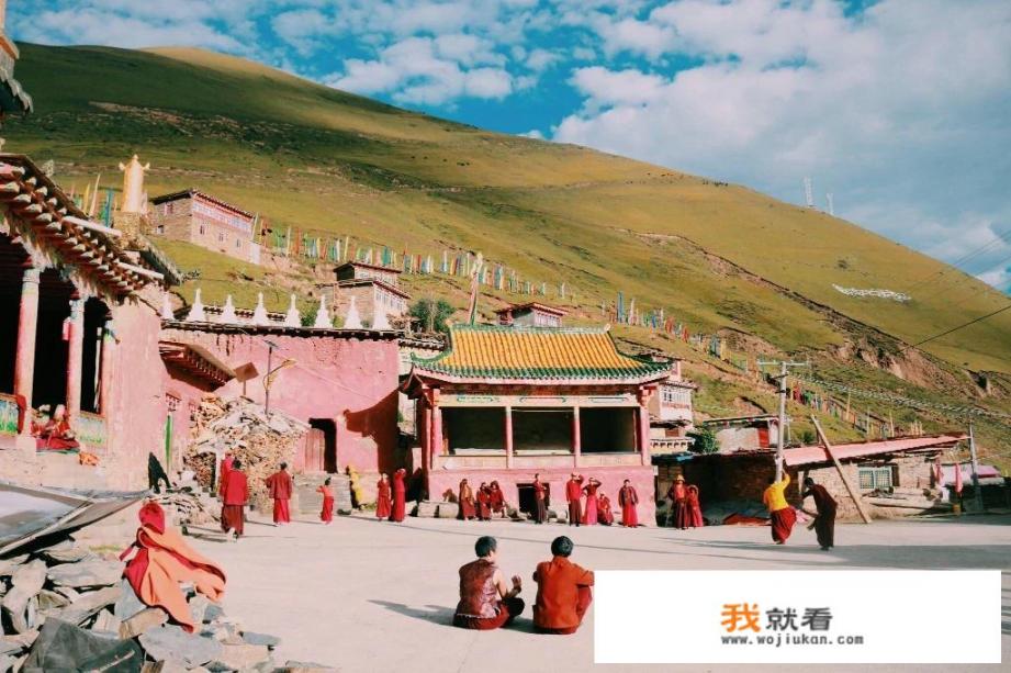 明年七月份北京自驾川西大环线，食宿景点行程如何安排