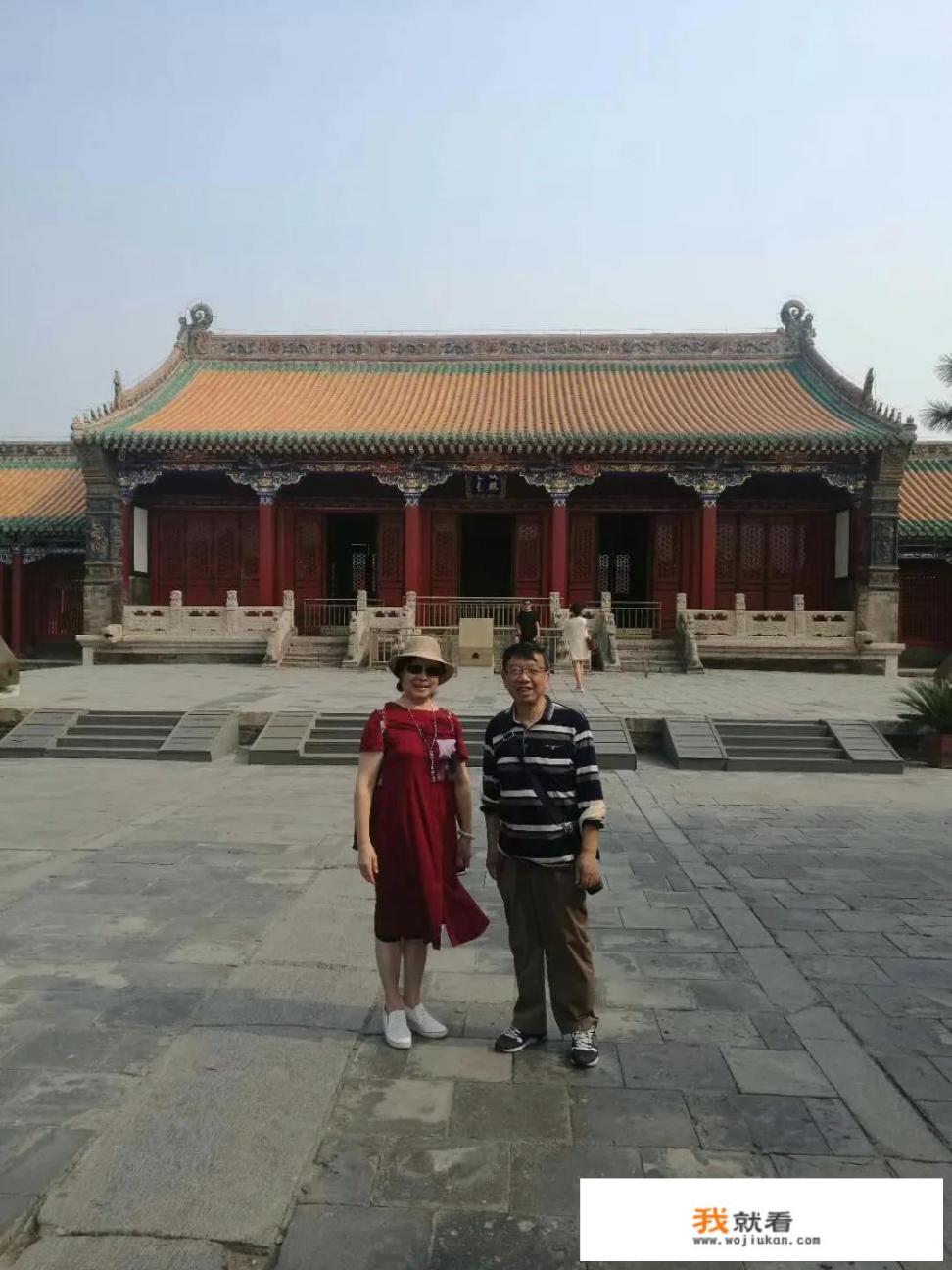 刚结婚不久女的一人去旅游？