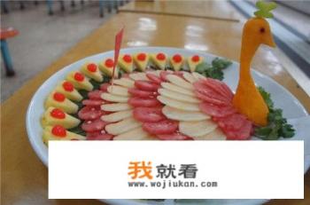 有黄瓜，西瓜，橙子拼盘怎么摆？