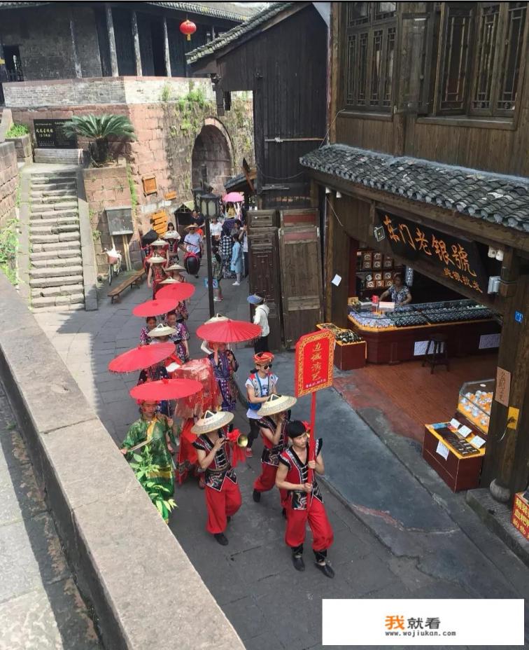 凤凰古城旅游业存在的问题有哪些？未来的发展、出路怎么样？
