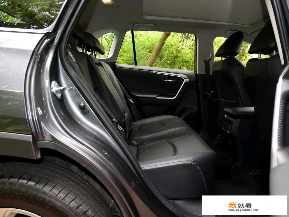 丰田4万左右自动挡新车？