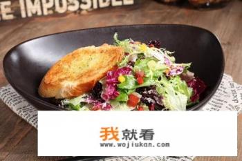 一个人做饭，怎么做可以吃到各类蔬菜且做法简单方便？