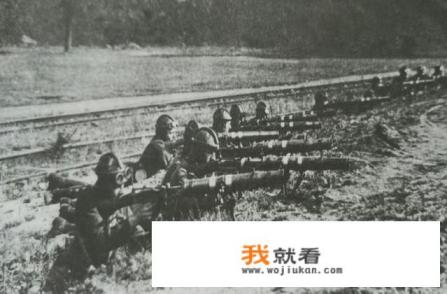 如果有十辆满载弹药的四联装马克沁机枪卡车出现在古代战场，你觉得会有什么后果？