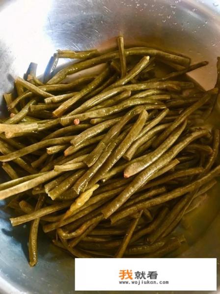 怎样做肉末炒酸豆角？