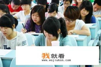 模拟人生3超级电脑中照管怎么用，一加速完成动作人就卡住不动，画面环境还有人头上的水晶都能动，有人说？