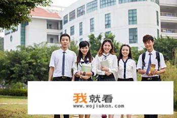 模拟人生3超级电脑中照管怎么用，一加速完成动作人就卡住不动，画面环境还有人头上的水晶都能动，有人说？
