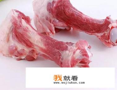 猪筒骨和什么一起煲汤好？