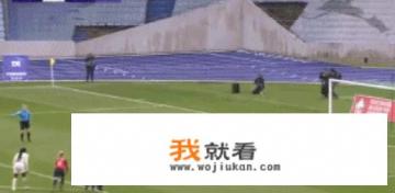 大巴黎女足头号射手主动让点球给王霜，球迷称王霜已用实力征服队友，你怎么看？