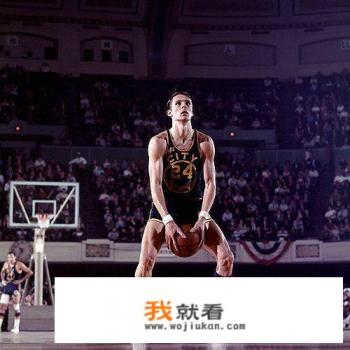 在球场上(篮球或足球)，有没有父子都是球星？