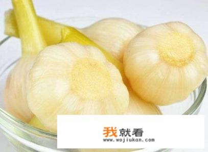 只放盐腌蒜的普通腌制方法？