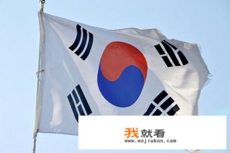 从韩国青瓦台被韩检搜查来看，文在寅总统能指挥韩检办公吗？