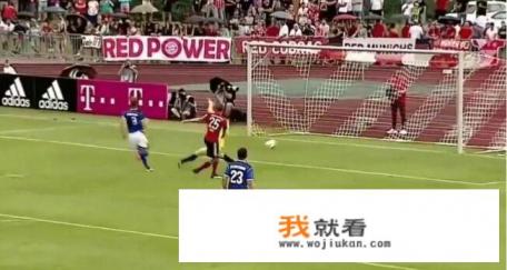 友谊赛变实况足球游戏，拜仁20:2大胜对手，你怎么看？