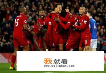 欧冠奖杯为什么每三年刻一次？