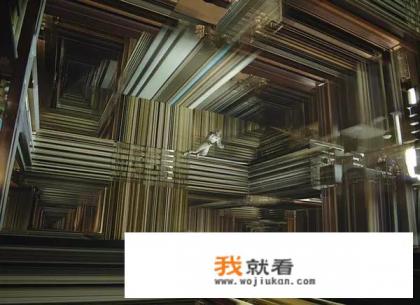 介绍部关于宇宙黑洞的科幻电影？