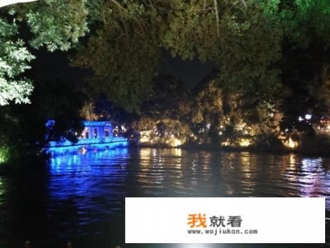 城市的日与夜都呈现出不同的风情，你镜头里的城市故事是怎样的？