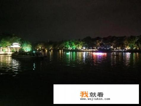 城市的日与夜都呈现出不同的风情，你镜头里的城市故事是怎样的？