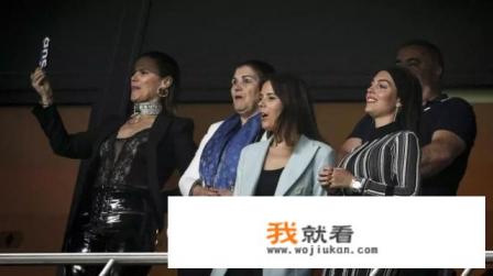 葡媒曝C罗女友乔治娜小腹隆起再次怀孕，球迷更关心C罗伤势如何？