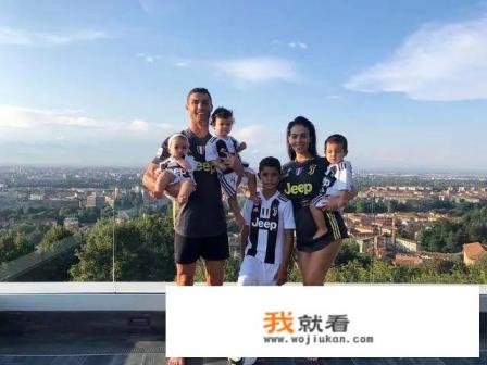 葡媒曝C罗女友乔治娜小腹隆起再次怀孕，球迷更关心C罗伤势如何？