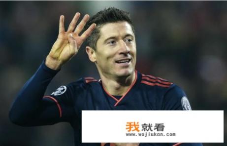 莱万14分钟上演欧冠最快大四喜，以10球领跑射手榜，C罗依旧哑火，你怎么看？