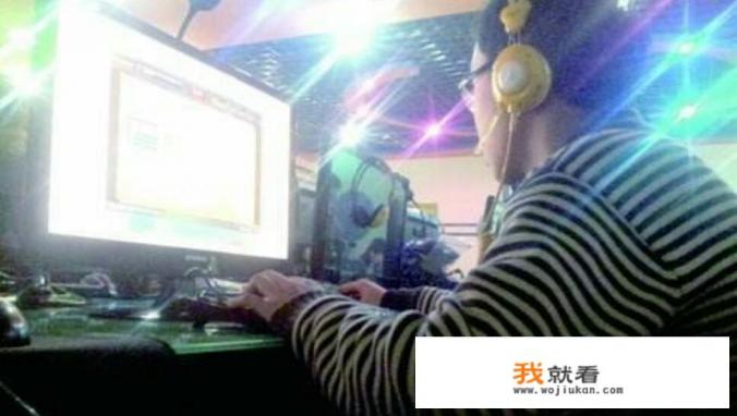太原16岁男孩沉迷游戏，拿别人的身份证去上网，网吧被罚15000，对此你怎么看？