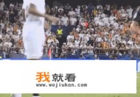C罗尤文欧冠首秀就被红牌罚下，裁判的判罚是否过于严厉？