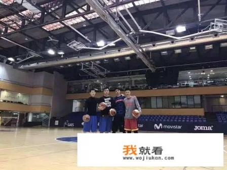 据网友爆料，广州龙狮队球员沈泽源在网络上撩妹，对此你怎么看？