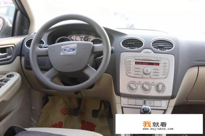 2012年的福特福克斯值多少？