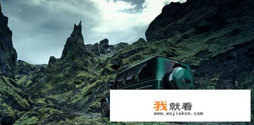 新款奔驰g500和暗夜版，如何选两个报价加价40万中规祖母绿？