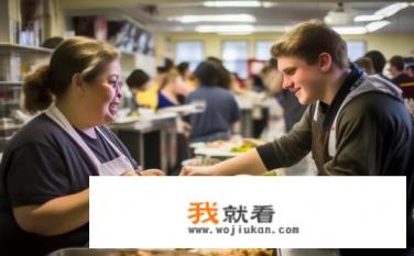 食堂阿姨每次每次打菜都是看人打菜的，比如红烧鸡，每次都给我鸡头爪子什么的，其实我不在乎吃什么，只是？为何食堂阿姨总是给我选偏僻部位的食物？