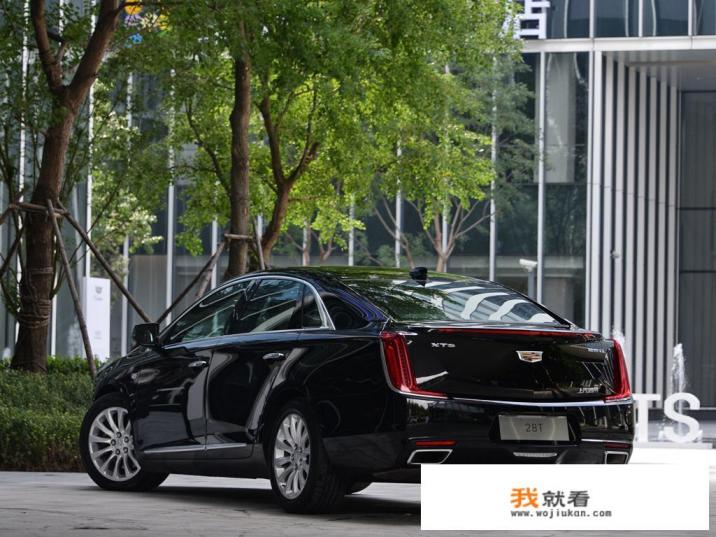 来个懂凯迪拉克的朋友帮我对比下XTS和CTS？