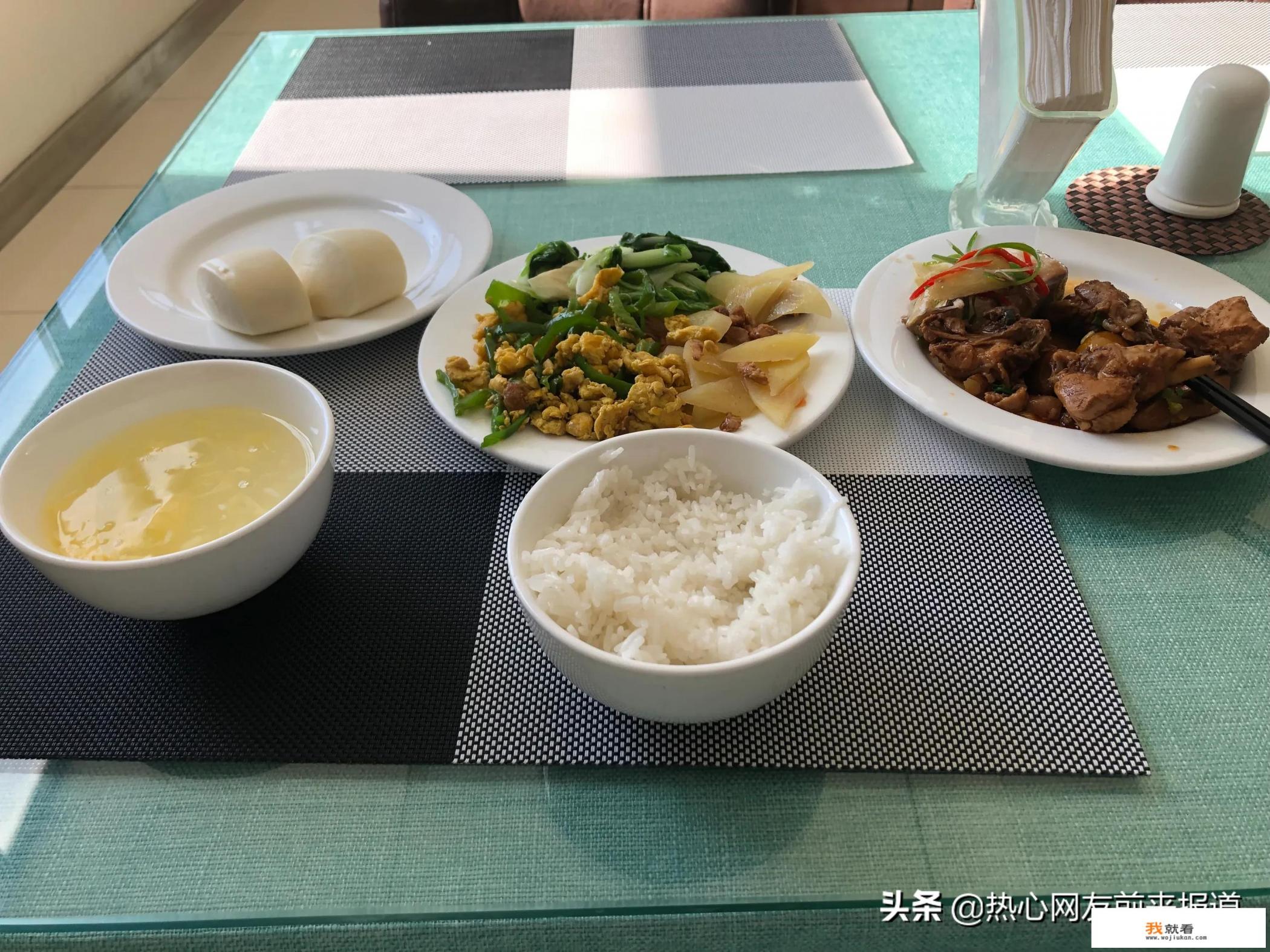 35万裸车宝马525值得购买吗，落地的话大概四十出头，买五系还是奔驰E260呢？