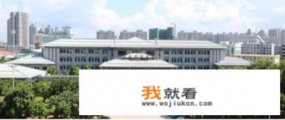 海南省图书馆8月6号开门吗？