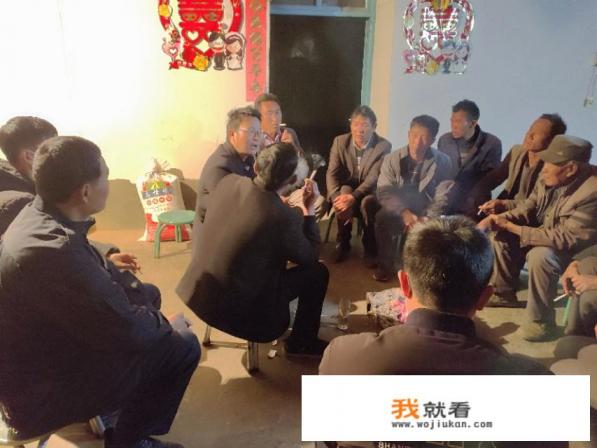 家里亲人沉迷网络，一天十几个小时躺着玩游戏，零社交，应该怎么办？