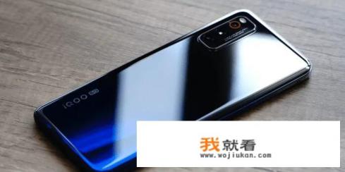荣耀play3和荣耀10建议买哪个？