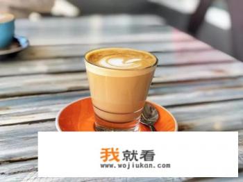 馥芮白和拿铁的区别？
