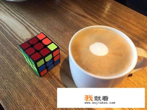 馥芮白和拿铁的区别？