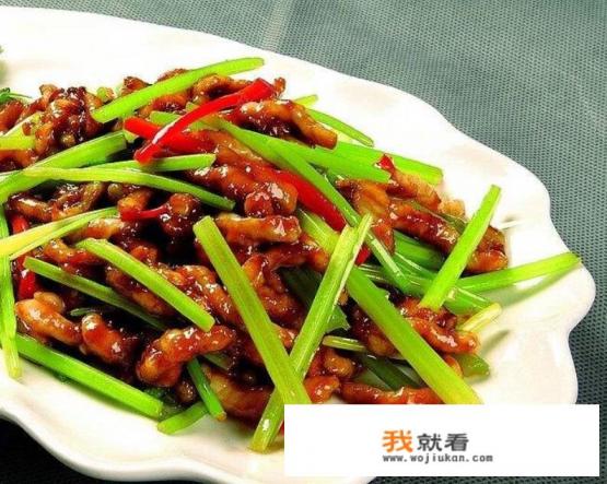 炒肉丝的时候怎么让肉丝炒后不老并且还很滑嫩呢？