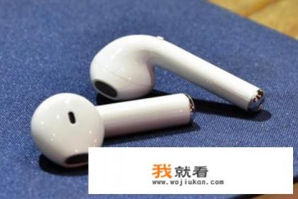 aukey无按键的蓝牙耳机怎么连接？