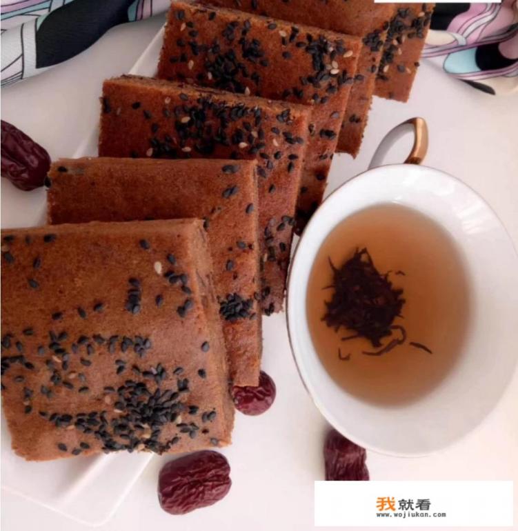 蛋糕店烤箱出现袜子！你怎么看？
